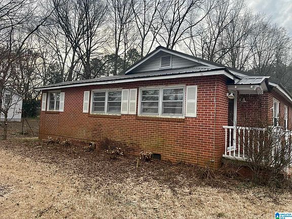 2nd image of 190 Logan St