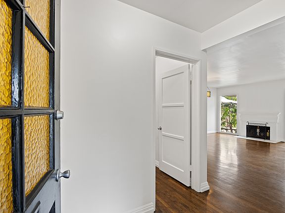 5th image of 2542 Vuelta Grande Ave