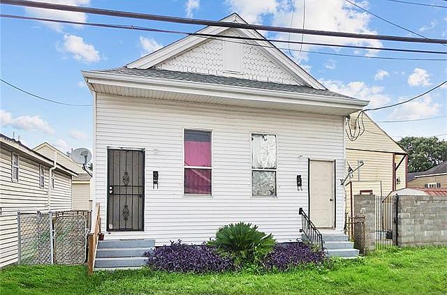 2nd image of 3031 Saint Peter St