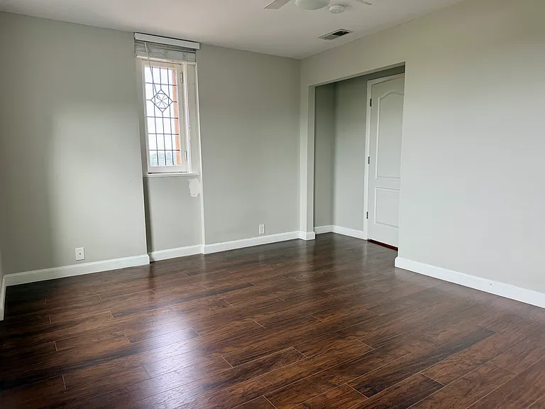 1054 S Kingshighway Blvd #R — Photo 14