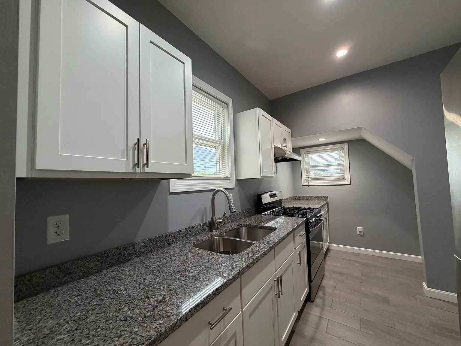 3 bed, 1086 sqft, $1,600 — Photo 4