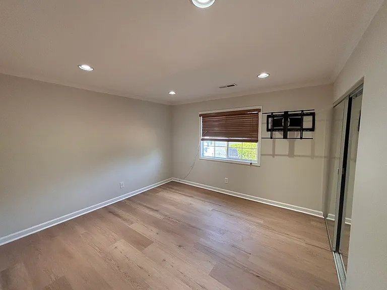1637 Garnet Ln — Photo 15