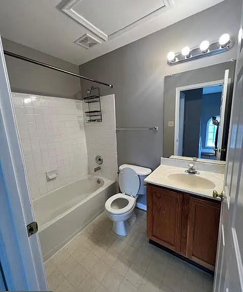 519 Eisenhower Dr — Photo 6