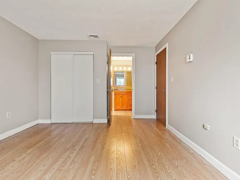 18 Leverett Ave #7 — Photo 8