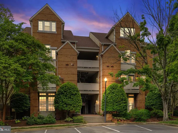 1381 Garden Wall Cir #613, Reston, VA 20194