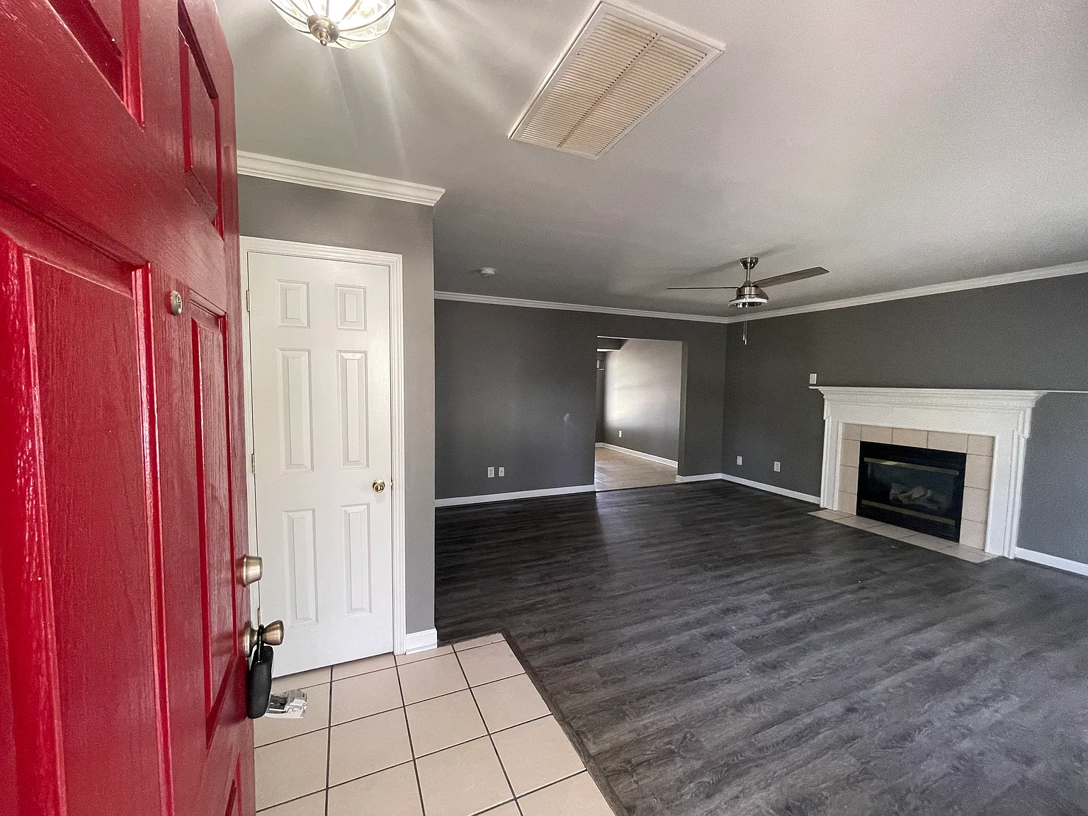 3 bed, 1344 sqft, $1,999 — Photo 3