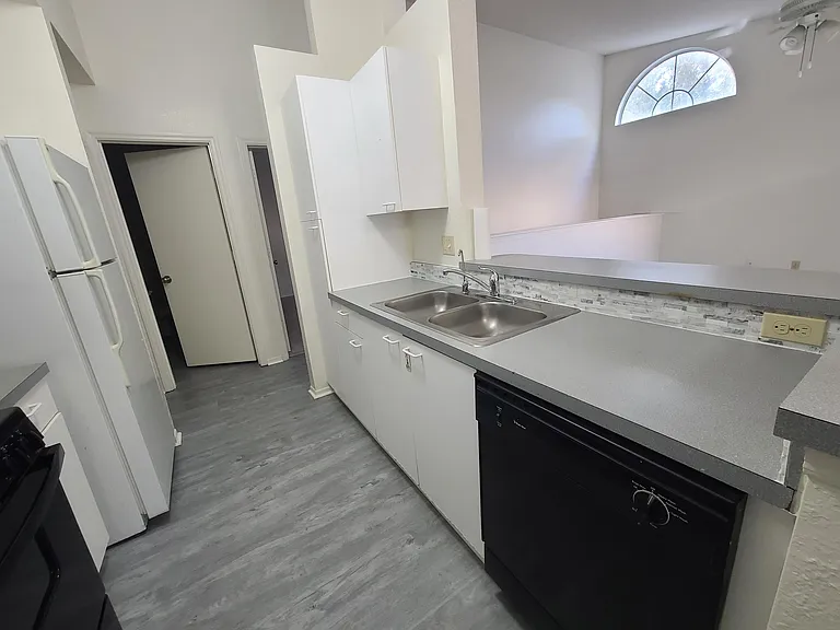 1613 Columbia Arms Cir #244 — Photo 13