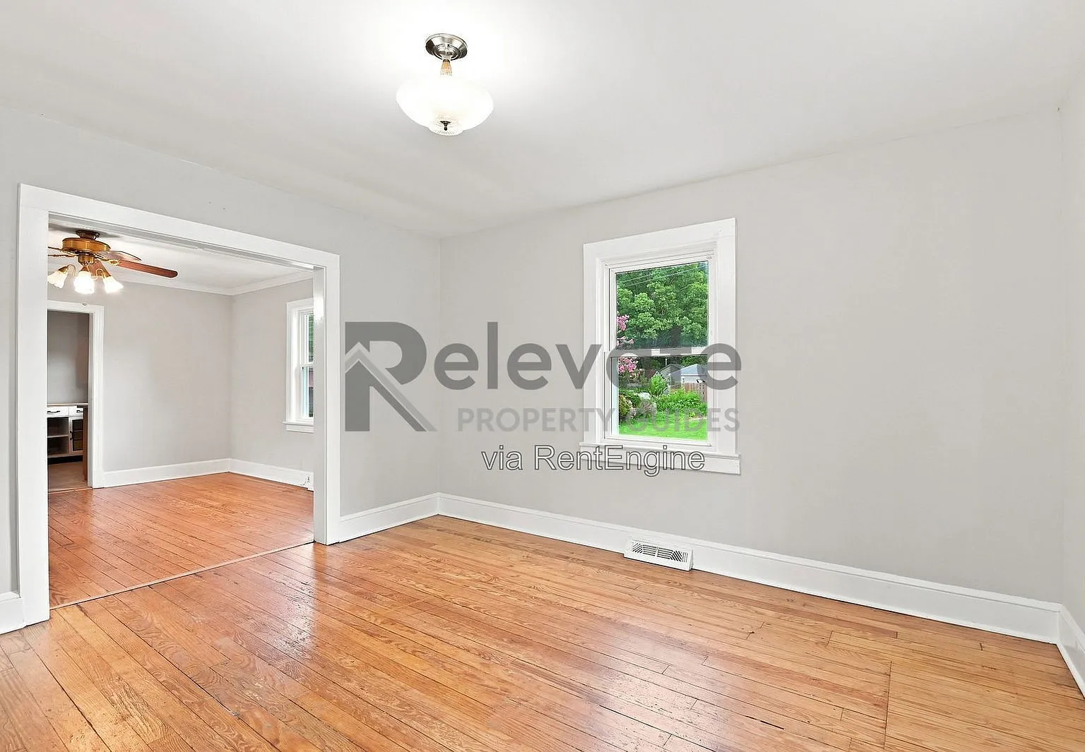 3 bed, 1.0 bath, 1000 sqft, $1,545 — Photo 2