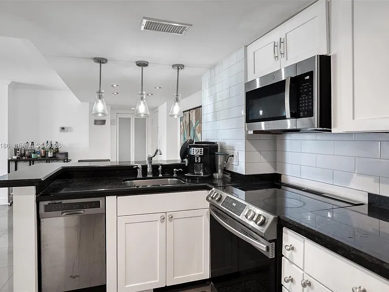 770 Claughton Island Dr #1114 — Photo 11