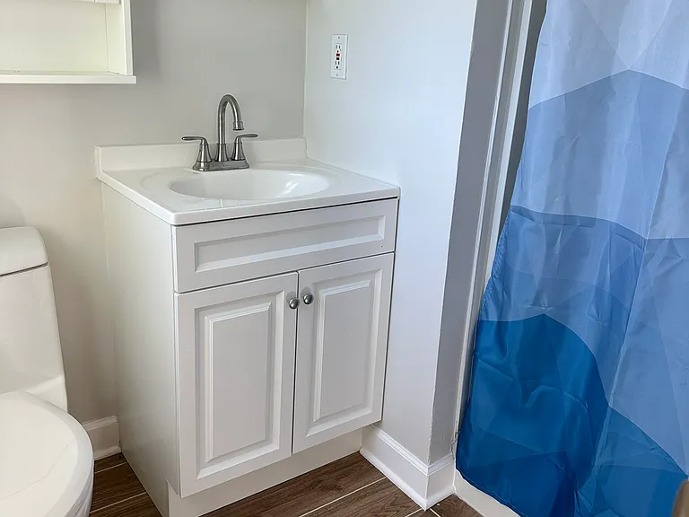 bathroom #2 (primary bedroom upstairs)