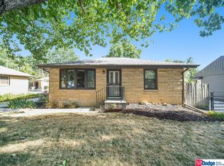 5031 Sherwood Dr, Lincoln, NE 68504