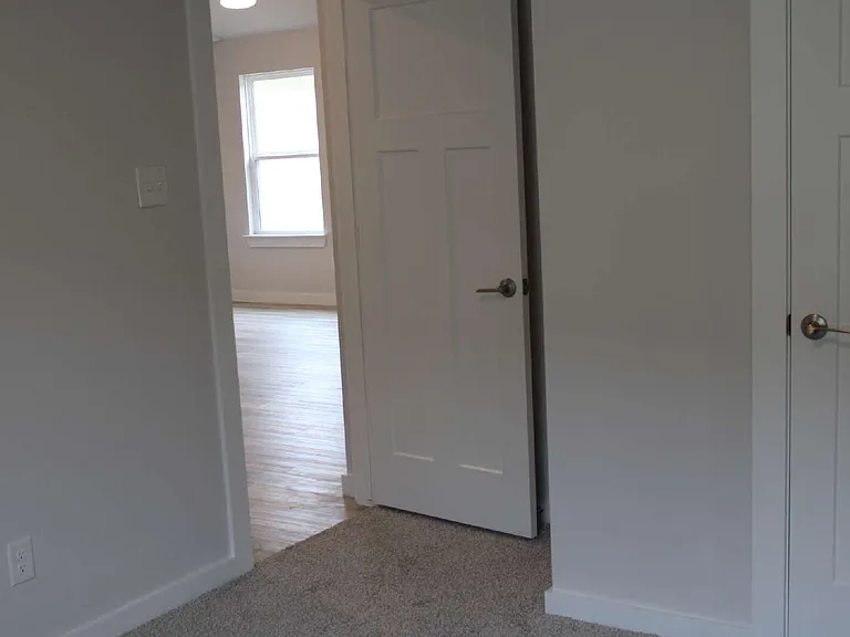 927 Lady Bird Ln — Photo 12