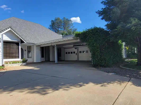 1575 Saint Andrews Dr, Redding, CA 96003
