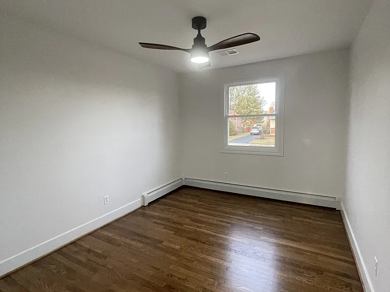 2106 Suburban Greens Dr — Photo 11