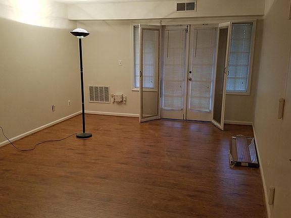 Living room/dining room