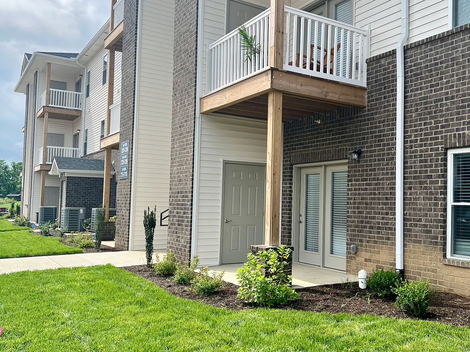 Rock Ridge Apartments — Photo 2