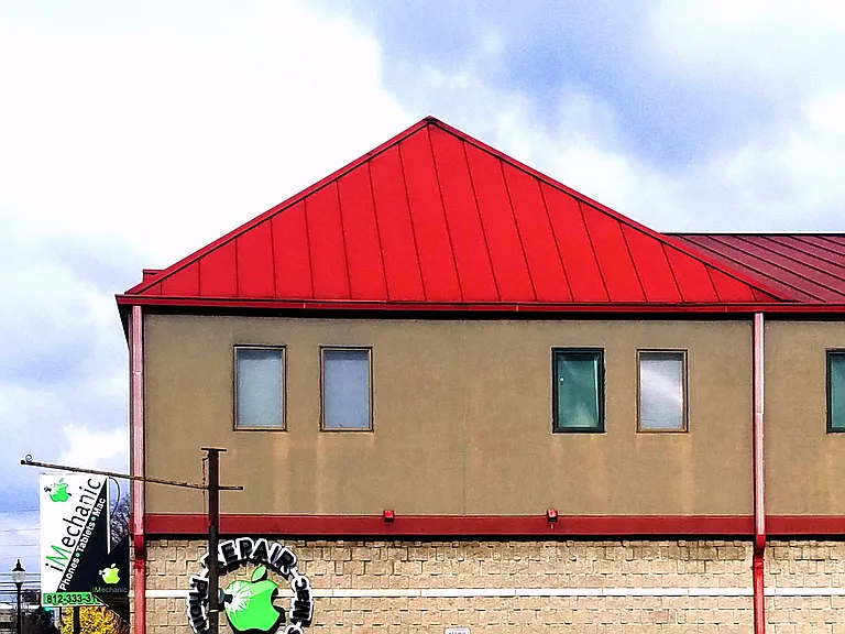 Big Red Apartments — Photo 53