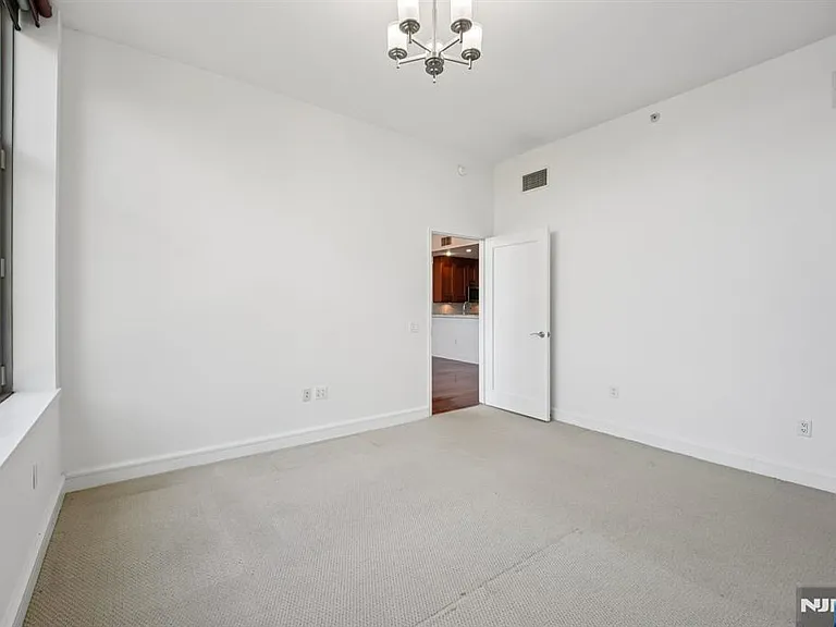 8100 River Rd #209 — Photo 14