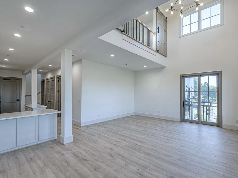 1025 Southwalk Dr — Photo 18