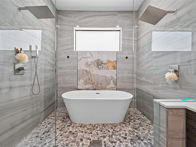 607 Memorial Heights Dr — Photo 24