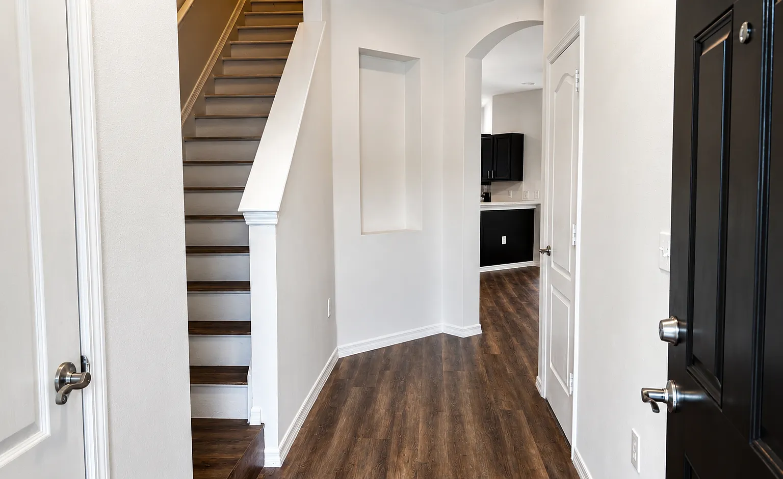 3 bed, 2.5 bath, 1513 sqft, $2,300 — Photo 3