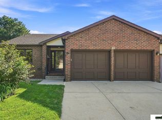 710 Lancashire Ct, Lincoln, NE 68510