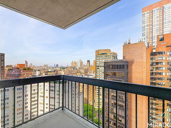 3rd image of 145 W 67th St APT 31E
