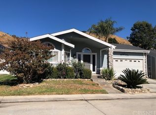 20065 Crestview Dr, Santa Clarita, CA