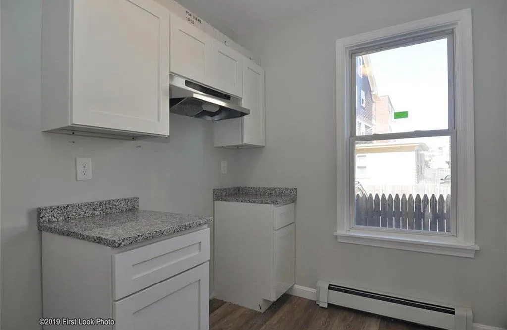 179 Valley St — Photo 3