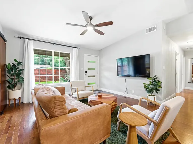 8910 Slayton Dr — Photo 15