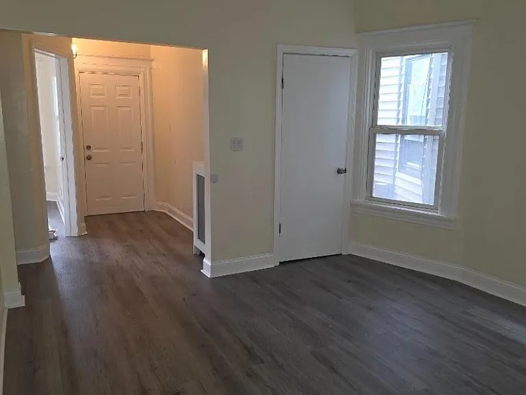 212 Park Ave — Photo 12