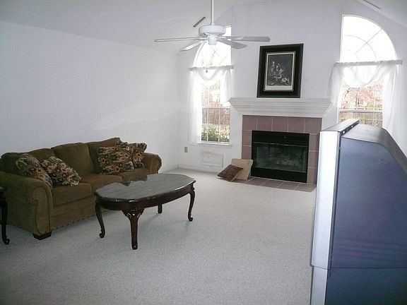 2nd image of 2484 Lourdes Ct