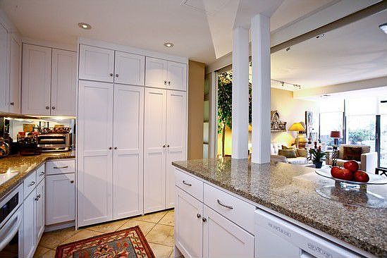 Kitchen into Liv.Rm/Den