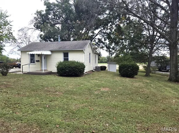 1510 Ridge St, Carlyle, IL 62231