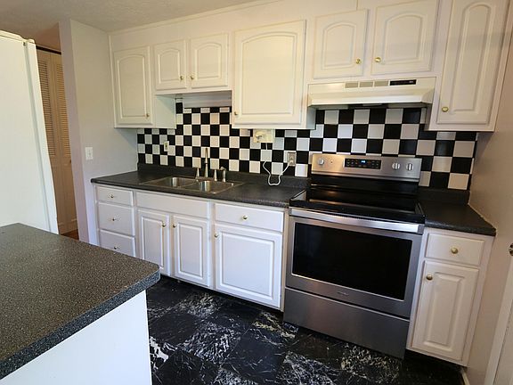 4th image of 6120 Spicewood Ave