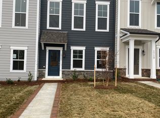1717 Autumn Maple Leaf Dr, Dumfries, VA 22026