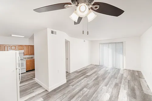 Lombard Heights Apartments Photo 1
