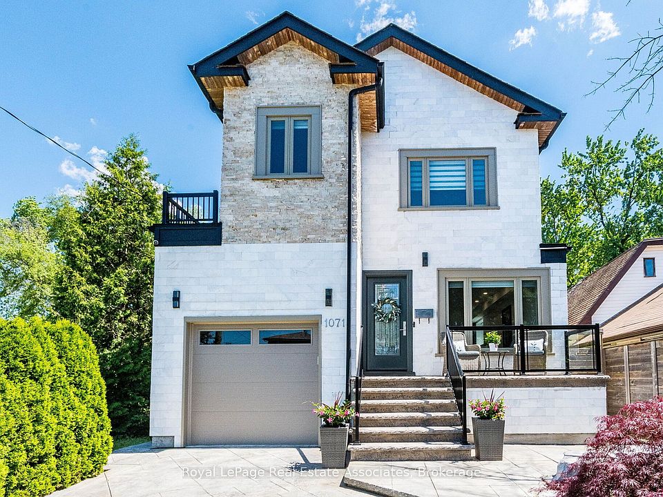 1st image of 1071 Westmount Ave