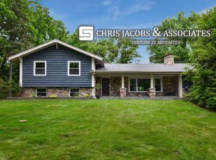 1169 Heather Ln, Inverness, IL 60067