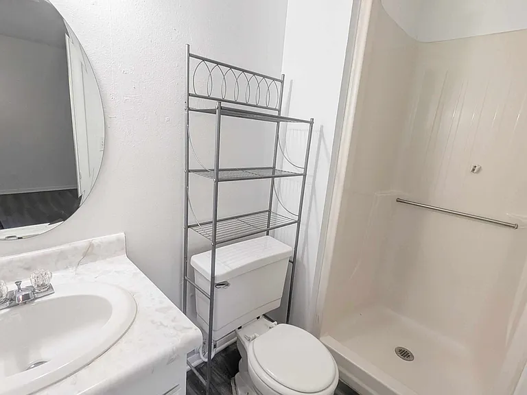 407 Lotus Ave — Photo 9