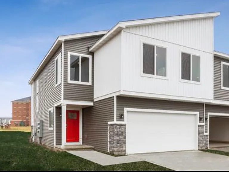 391 NE Mink Dr — Photo 8