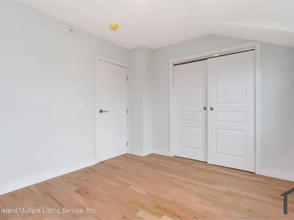 113 Fingerboard Rd, Staten Island, NY 10305