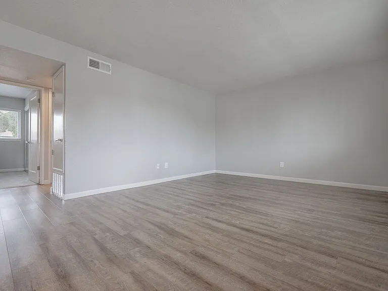 Napa Green Apartments — Photo 18