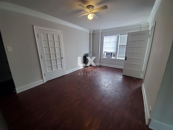 2nd image of 1609 W Pratt Blvd #209