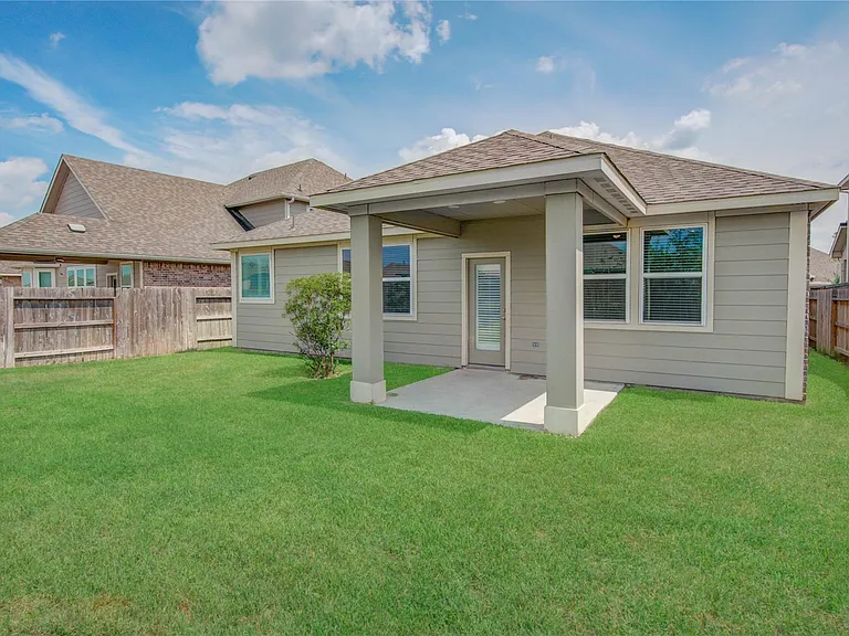 2425 Temple Crag Dr — Photo 34