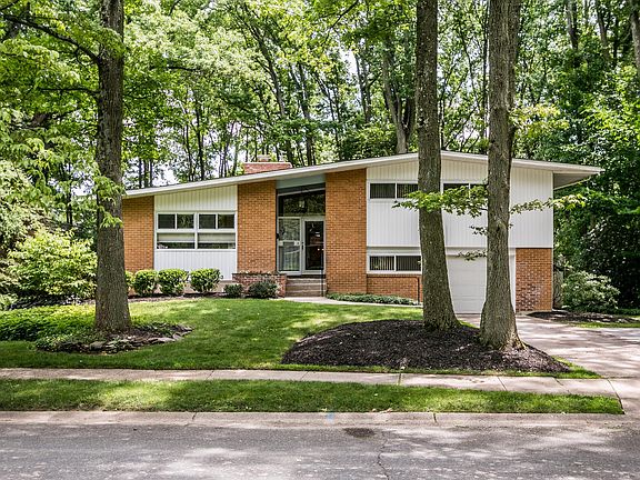 Beautiful lot with mature trees and tidy lawn