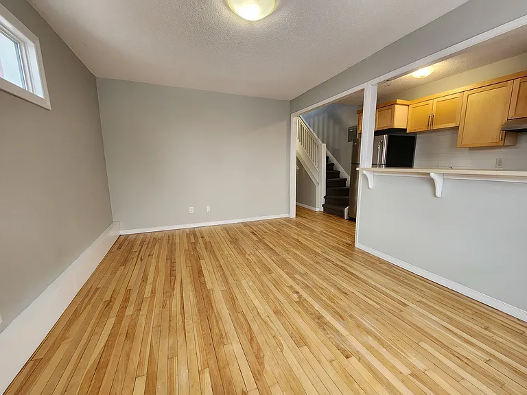 342 Somerset St E #B — Photo 8