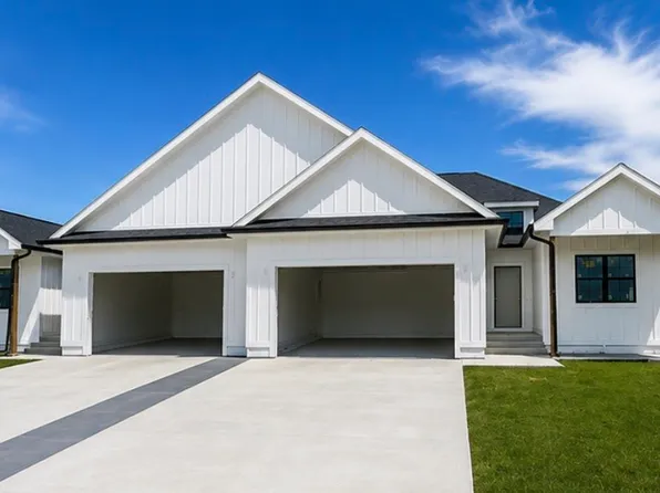 326 S Spruce St, Indianola, IA 50125