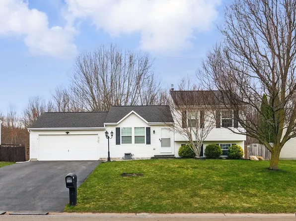 5721 Boulia Dr, Clay, NY 13041