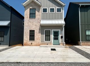608 W 2nd St #110, Edmond, OK 73003